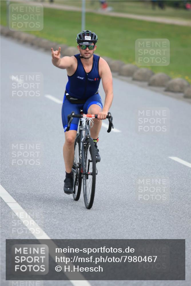 15.06.2025 - 27. Vierlanden-Triathlon H.Heesch http://msf.ph/oto/7980467 15.06.2025 10:40:31 Radfahren 9, 228, 304, 309, 341 meine-sportfotos.de