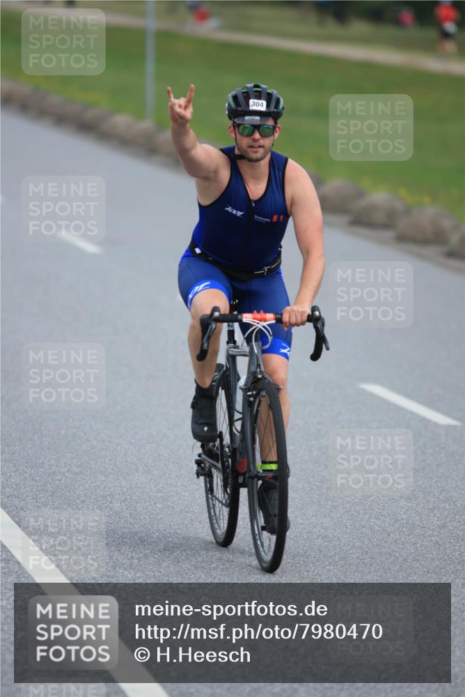15.06.2025 - 27. Vierlanden-Triathlon H.Heesch http://msf.ph/oto/7980470 15.06.2025 10:40:32 Radfahren 9, 228, 253, 304, 309, 341 meine-sportfotos.de