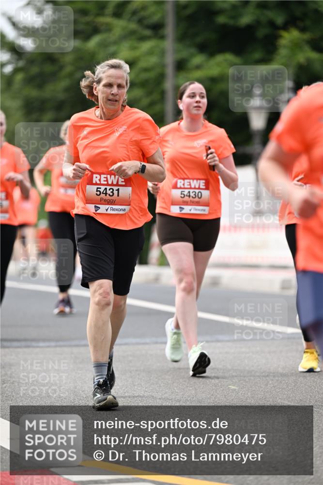 15.06.2025 - REWE Women's Run Dr. Thomas Lammeyer http://msf.ph/oto/7980475 15.06.2025 10:45:16 Laufen 5431, 5430 meine-sportfotos.de