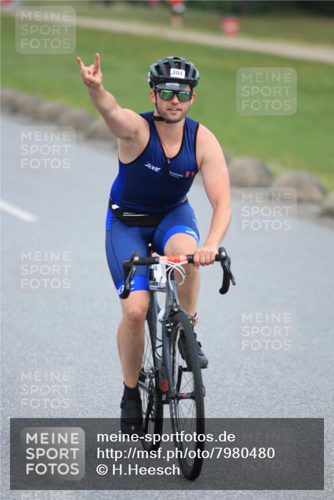 15.06.2025 - 27. Vierlanden-Triathlon H.Heesch http://msf.ph/oto/7980480 15.06.2025 10:40:32 Radfahren 9, 228, 253, 304, 309, 341 meine-sportfotos.de