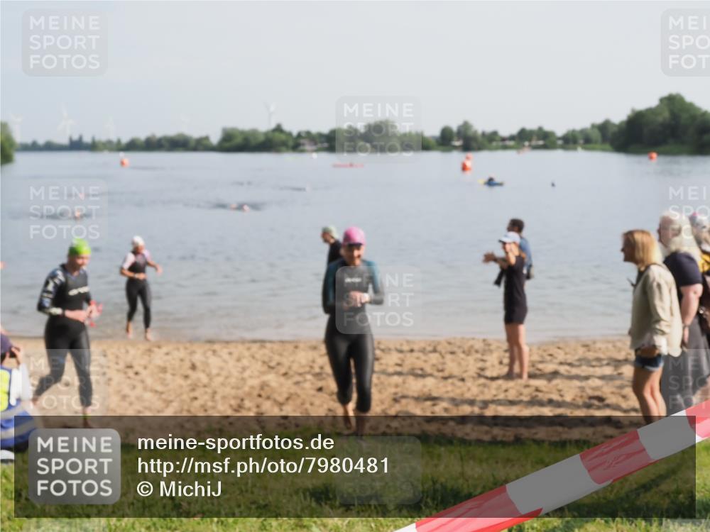 21.06.2025 - 27. Vierlanden-Triathlon MichiJ http://msf.ph/oto/7980481 15.06.2026 09:01:54 Schwimmen 196, 206, 214, 242 meine-sportfotos.de