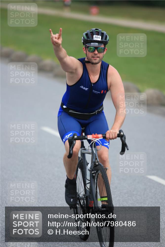 15.06.2025 - 27. Vierlanden-Triathlon H.Heesch http://msf.ph/oto/7980486 15.06.2025 10:40:32 Radfahren 9, 228, 253, 304, 309, 341 meine-sportfotos.de