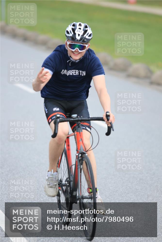 15.06.2025 - 27. Vierlanden-Triathlon H.Heesch http://msf.ph/oto/7980496 15.06.2025 10:40:34 Radfahren 9, 253, 304, 309, 341 meine-sportfotos.de