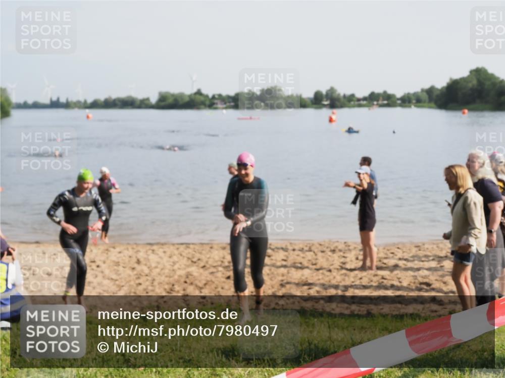 21.06.2025 - 27. Vierlanden-Triathlon MichiJ http://msf.ph/oto/7980497 15.06.2026 09:01:54 Schwimmen 196, 206, 214, 242 meine-sportfotos.de