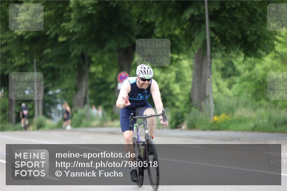 15.06.2025 - 7 Türme Triathlon Yannick Fuchs http://msf.ph/oto/7980518 15.06.2025 11:22:00 Radfahren  meine-sportfotos.de