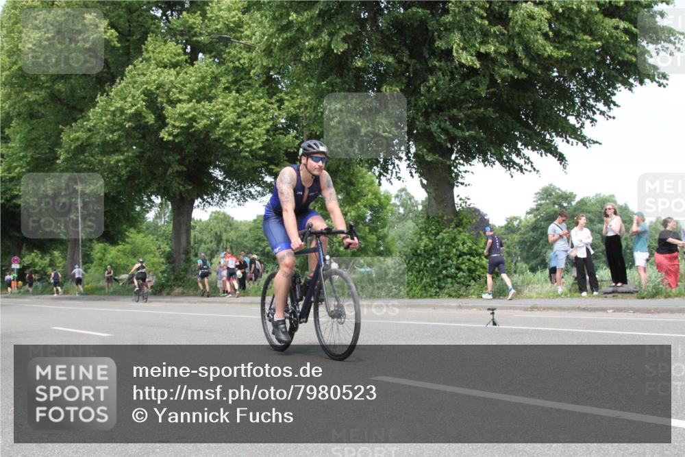 15.06.2025 - 7 Türme Triathlon Yannick Fuchs http://msf.ph/oto/7980523 15.06.2025 13:25:42 Radfahren  meine-sportfotos.de