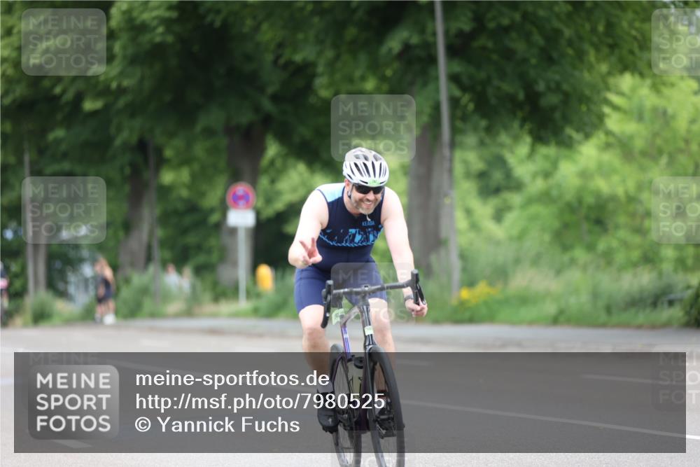 15.06.2025 - 7 Türme Triathlon Yannick Fuchs http://msf.ph/oto/7980525 15.06.2025 11:22:00 Radfahren  meine-sportfotos.de