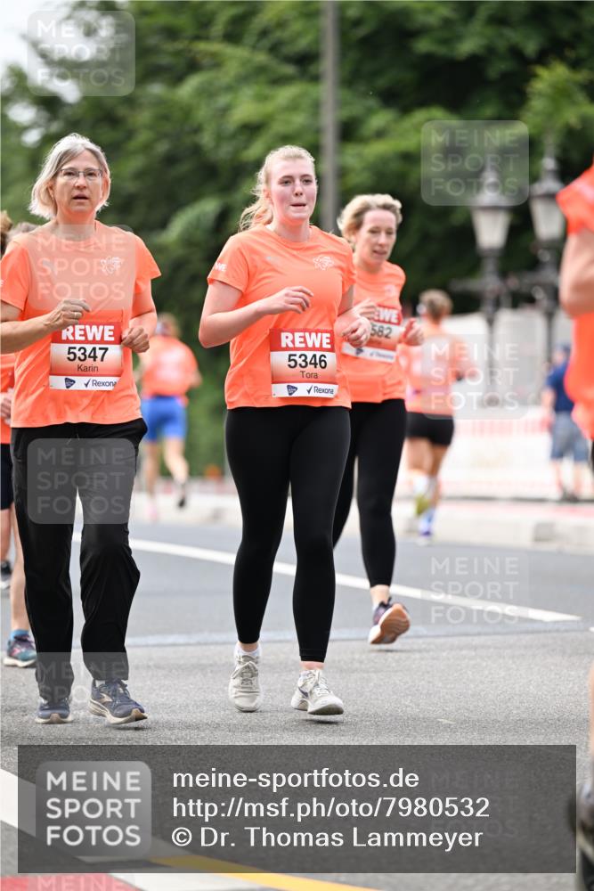 15.06.2025 - REWE Women's Run Dr. Thomas Lammeyer http://msf.ph/oto/7980532 15.06.2025 10:45:18 Laufen 5347, 5346 meine-sportfotos.de