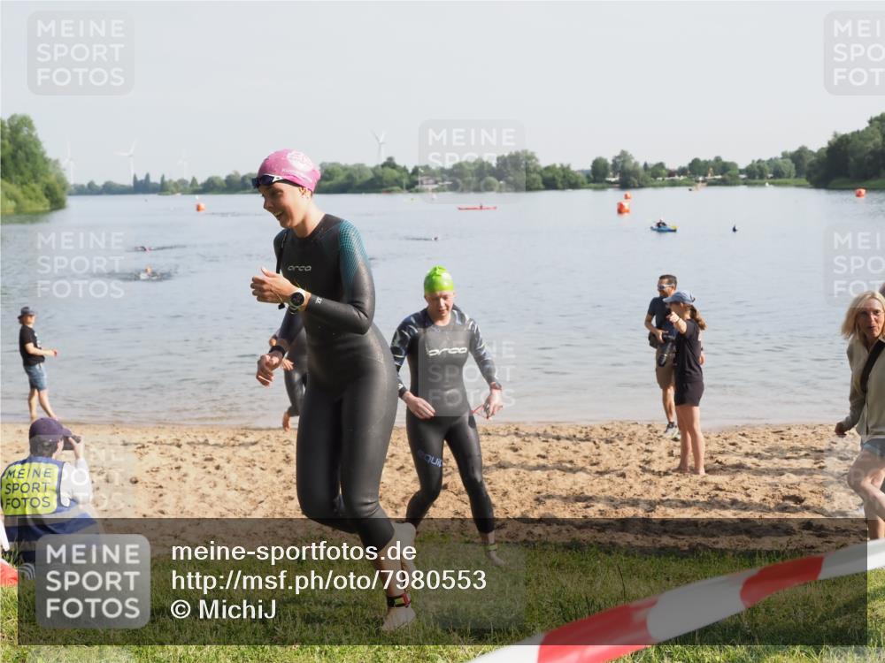 21.06.2025 - 27. Vierlanden-Triathlon MichiJ http://msf.ph/oto/7980553 15.06.2026 09:01:55 Schwimmen 196, 206, 214, 242 meine-sportfotos.de