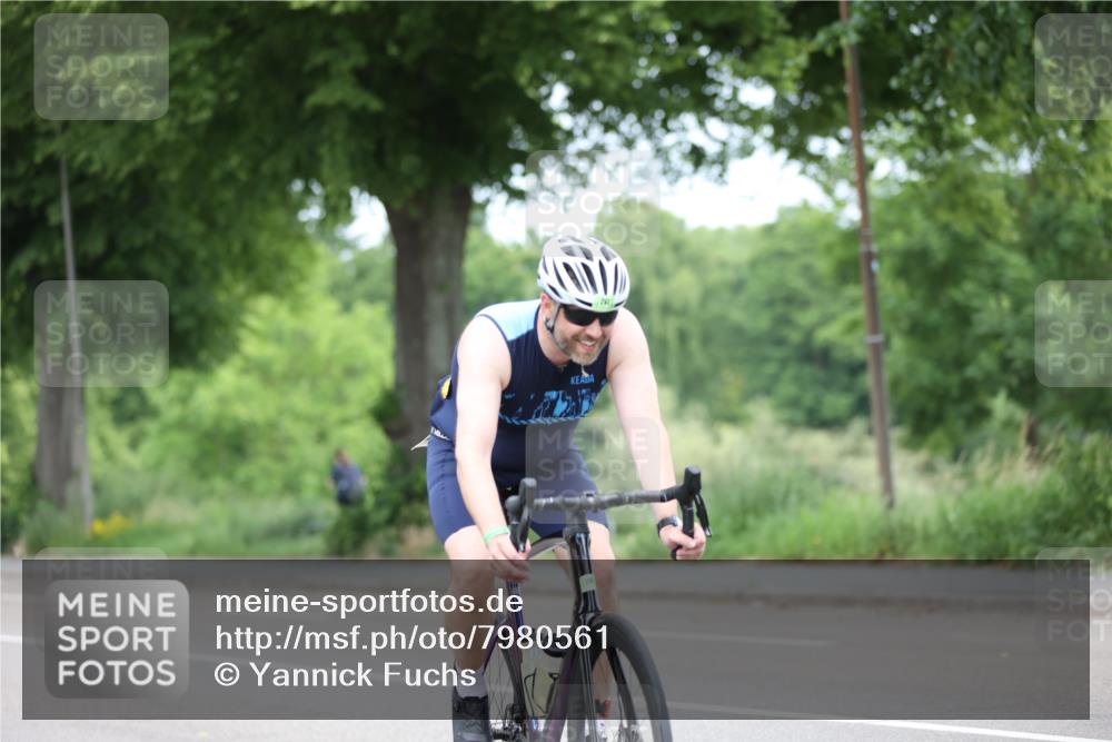 15.06.2025 - 7 Türme Triathlon Yannick Fuchs http://msf.ph/oto/7980561 15.06.2025 11:22:01 Radfahren 339 meine-sportfotos.de