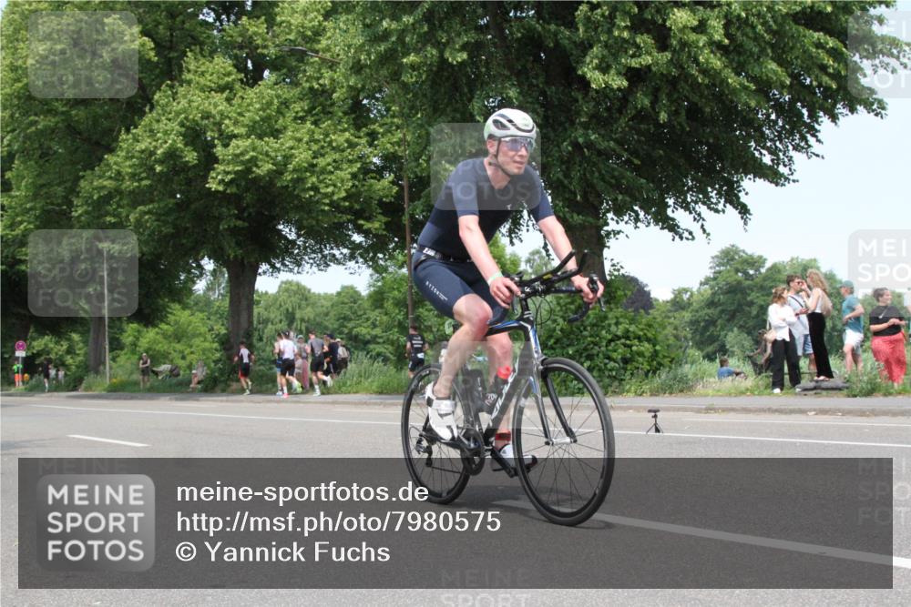 15.06.2025 - 7 Türme Triathlon Yannick Fuchs http://msf.ph/oto/7980575 15.06.2025 13:26:04 Radfahren  meine-sportfotos.de