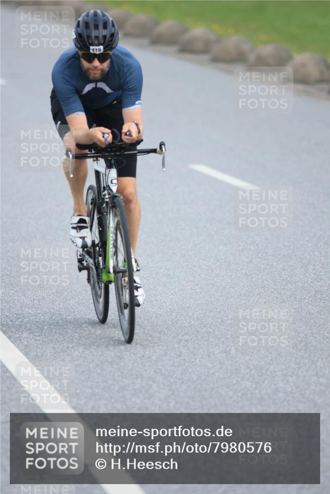 15.06.2025 - 27. Vierlanden-Triathlon H.Heesch http://msf.ph/oto/7980576 15.06.2025 10:40:56 Radfahren 116, 416, 432, 1398 meine-sportfotos.de