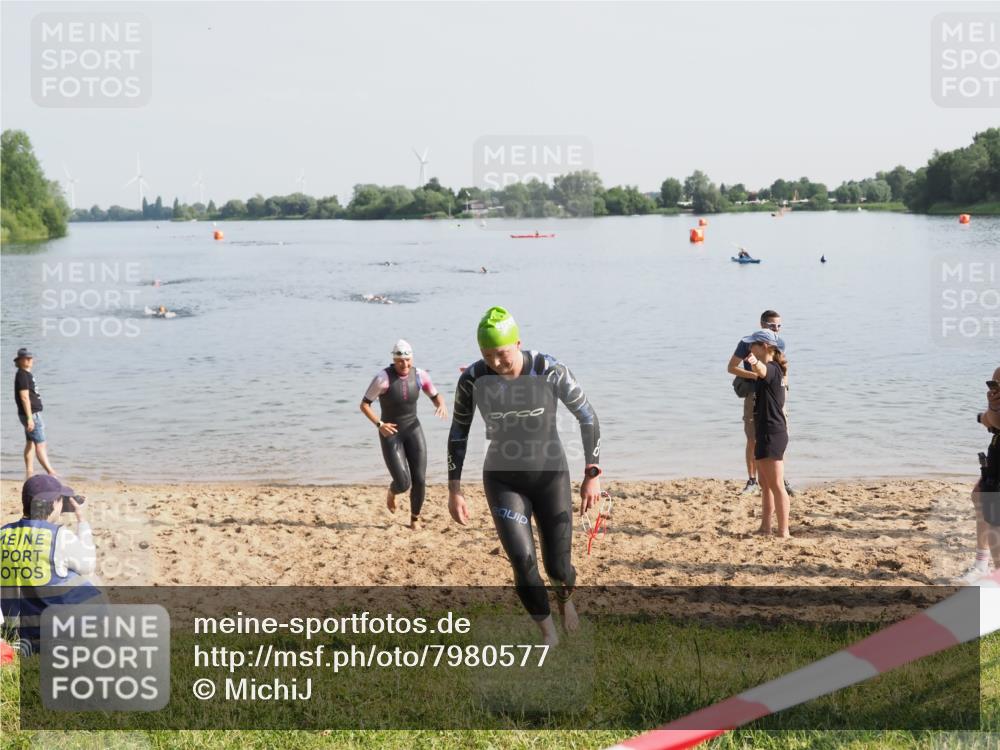 21.06.2025 - 27. Vierlanden-Triathlon MichiJ http://msf.ph/oto/7980577 15.06.2026 09:01:56 Schwimmen 196, 206, 214 meine-sportfotos.de