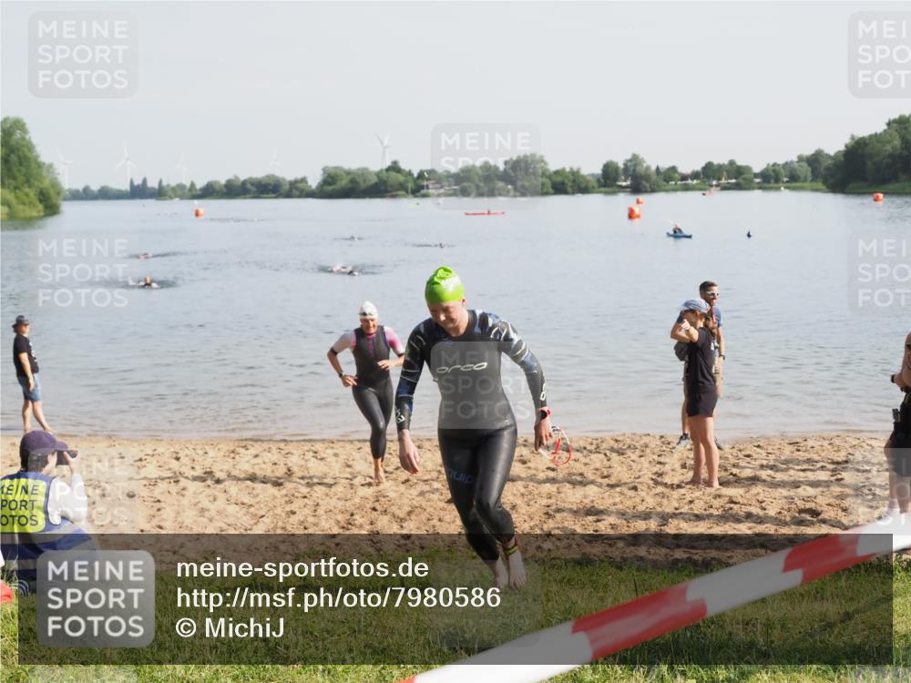 21.06.2025 - 27. Vierlanden-Triathlon MichiJ http://msf.ph/oto/7980586 15.06.2026 09:01:56 Schwimmen 196, 206, 214 meine-sportfotos.de