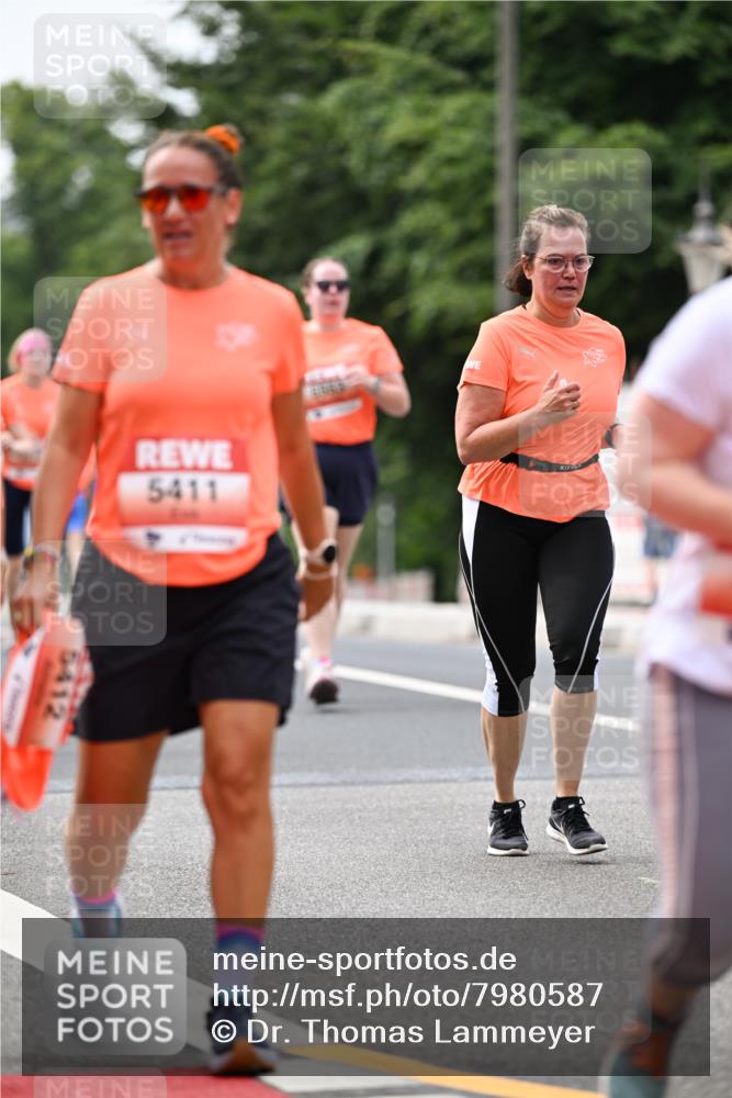 15.06.2025 - REWE Women's Run Dr. Thomas Lammeyer http://msf.ph/oto/7980587 15.06.2025 10:45:21 Laufen 5411, 5412 meine-sportfotos.de
