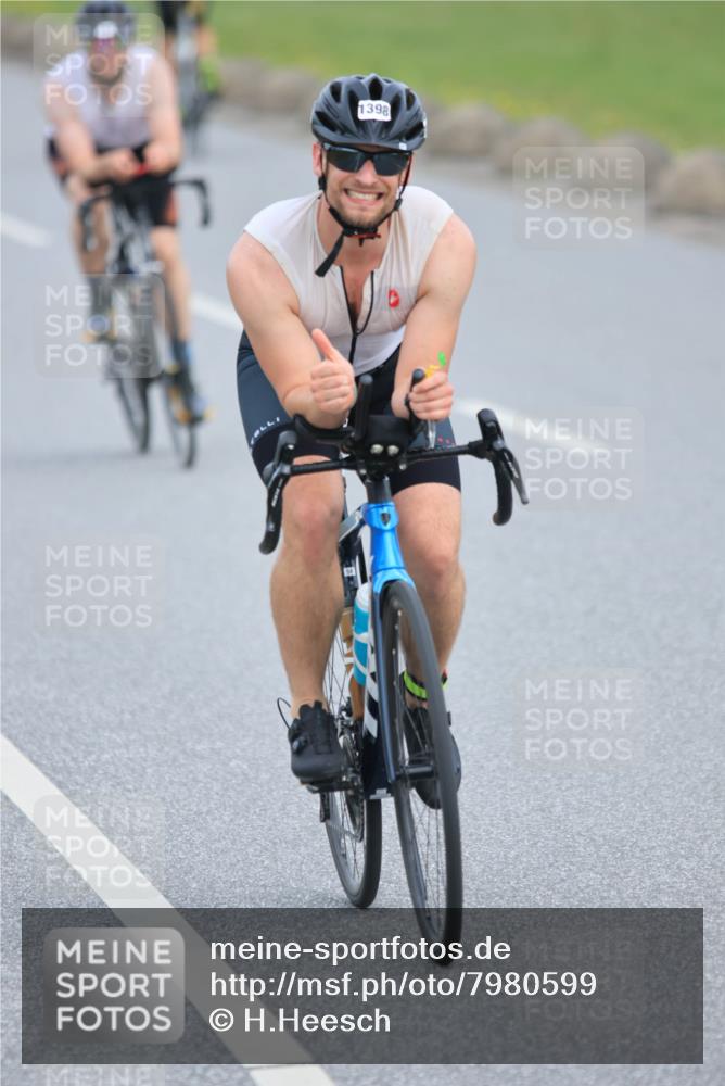 15.06.2025 - 27. Vierlanden-Triathlon H.Heesch http://msf.ph/oto/7980599 15.06.2025 10:41:04 Radfahren 152, 187, 275, 289, 432, 1398 meine-sportfotos.de