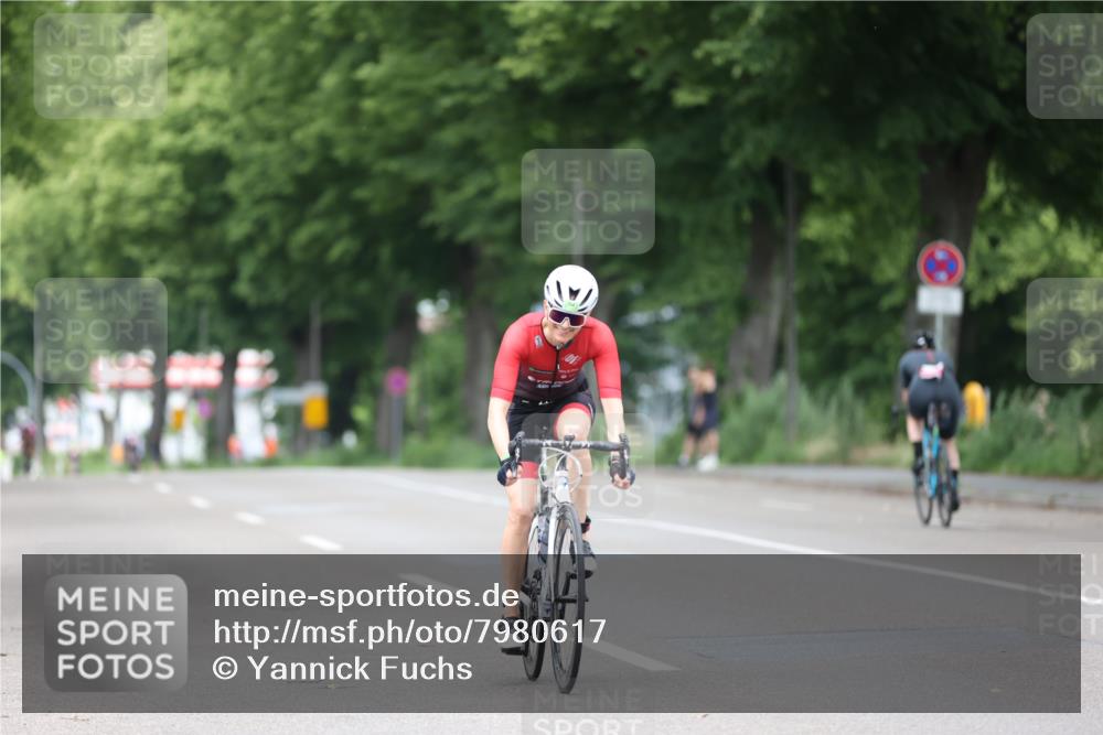15.06.2025 - 7 Türme Triathlon Yannick Fuchs http://msf.ph/oto/7980617 15.06.2025 11:22:34 Radfahren 205, 243 meine-sportfotos.de