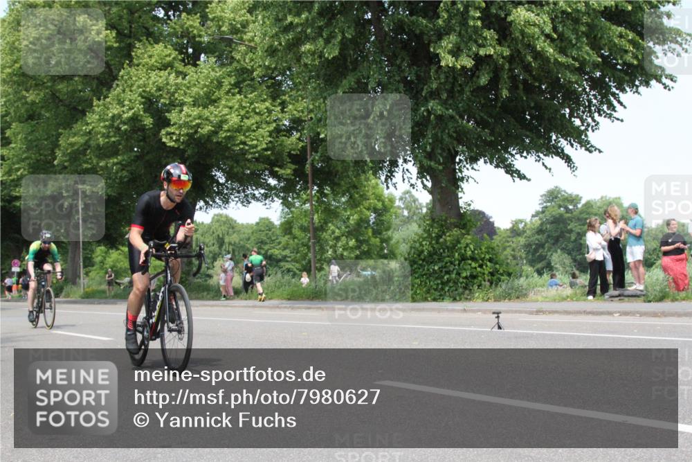 15.06.2025 - 7 Türme Triathlon Yannick Fuchs http://msf.ph/oto/7980627 15.06.2025 13:26:16 Radfahren  meine-sportfotos.de