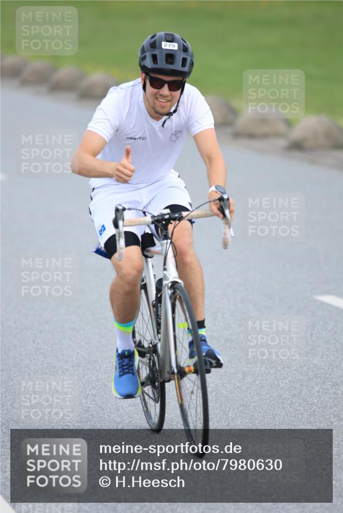 15.06.2025 - 27. Vierlanden-Triathlon H.Heesch http://msf.ph/oto/7980630 15.06.2025 10:41:07 Radfahren 114, 152, 187, 275, 289, 366, 432, 1398 meine-sportfotos.de