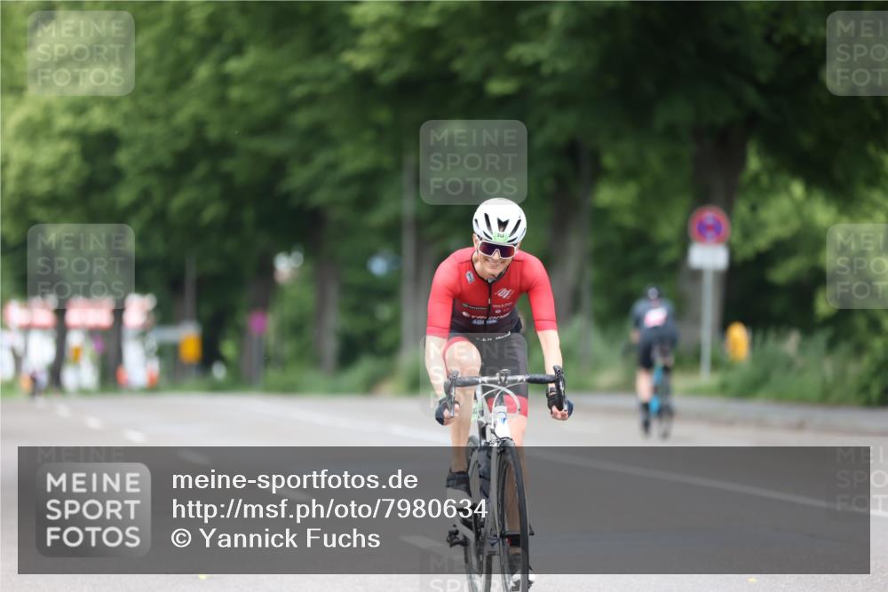 15.06.2025 - 7 Türme Triathlon Yannick Fuchs http://msf.ph/oto/7980634 15.06.2025 11:22:35 Radfahren 205, 243 meine-sportfotos.de