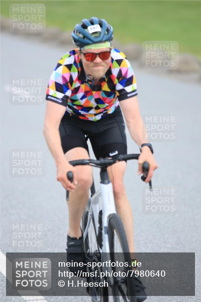 15.06.2025 - 27. Vierlanden-Triathlon H.Heesch http://msf.ph/oto/7980640 15.06.2025 10:41:09 Radfahren 114, 152, 187, 275, 289, 366, 426 meine-sportfotos.de