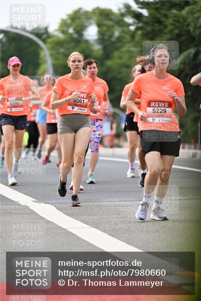 15.06.2025 - REWE Women's Run Dr. Thomas Lammeyer http://msf.ph/oto/7980660 15.06.2025 10:45:25 Laufen 5595, 5061, 5229 meine-sportfotos.de