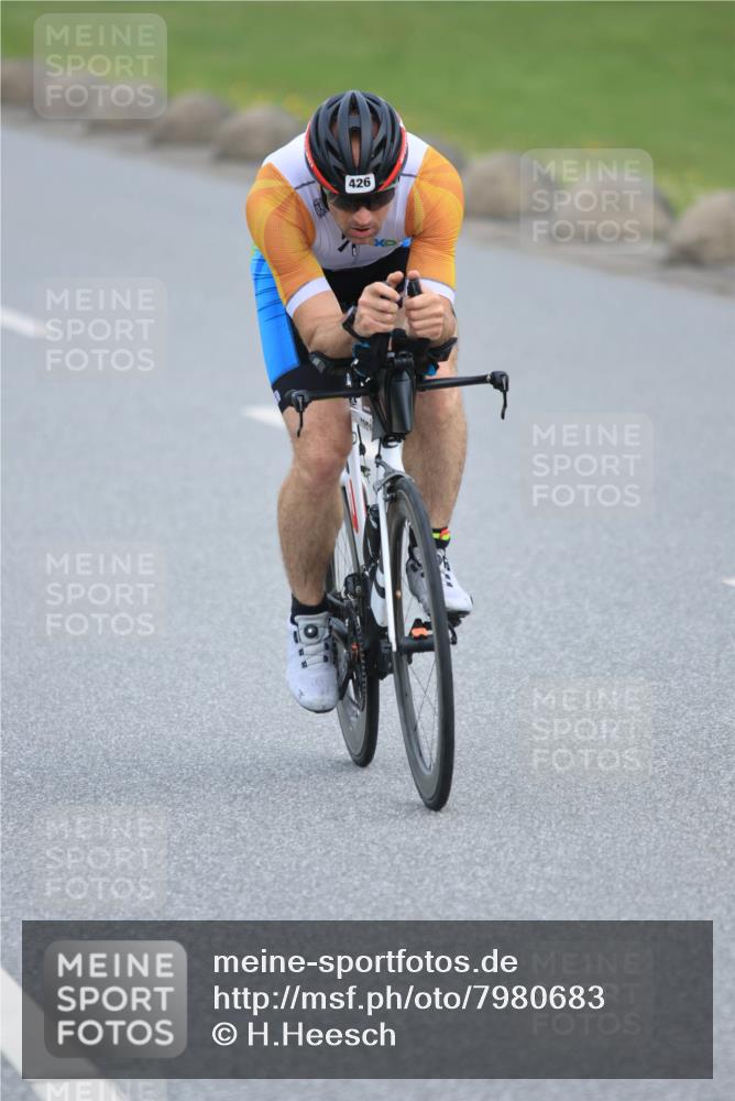 15.06.2025 - 27. Vierlanden-Triathlon H.Heesch http://msf.ph/oto/7980683 15.06.2025 10:41:17 Radfahren 114, 366, 426, 453 meine-sportfotos.de