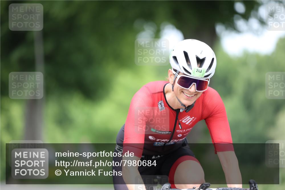 15.06.2025 - 7 Türme Triathlon Yannick Fuchs http://msf.ph/oto/7980684 15.06.2025 11:22:36 Radfahren 205, 243 meine-sportfotos.de