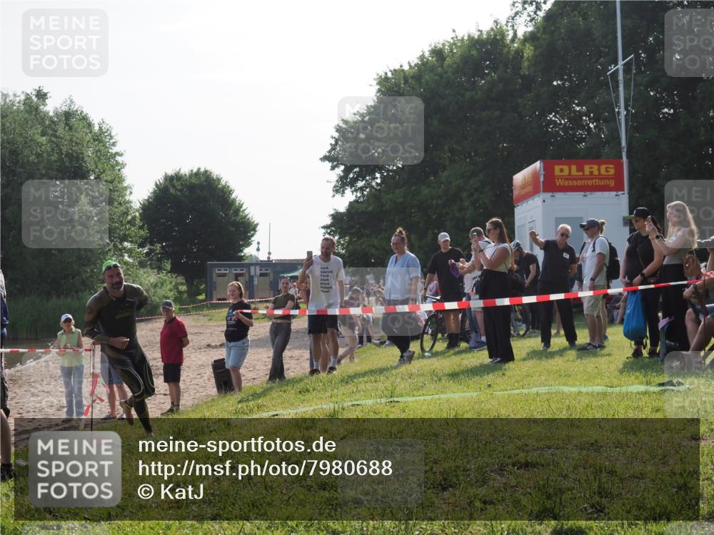 15.06.2025 - 27. Vierlanden-Triathlon KatJ http://msf.ph/oto/7980688 15.06.2025 08:45:39 Schwimmen 104, 116, 145 meine-sportfotos.de