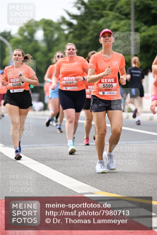 15.06.2025 - REWE Women's Run Dr. Thomas Lammeyer http://msf.ph/oto/7980713 15.06.2025 10:45:29 Laufen 5098, 5097, 5595, 240 meine-sportfotos.de