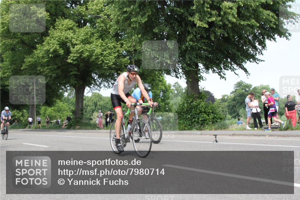 15.06.2025 - 7 Türme Triathlon Yannick Fuchs http://msf.ph/oto/7980714 15.06.2025 13:26:40 Radfahren  meine-sportfotos.de