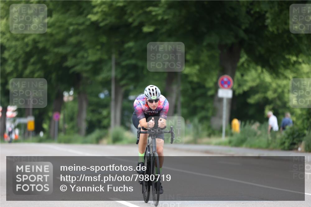 15.06.2025 - 7 Türme Triathlon Yannick Fuchs http://msf.ph/oto/7980719 15.06.2025 11:22:45 Radfahren  meine-sportfotos.de