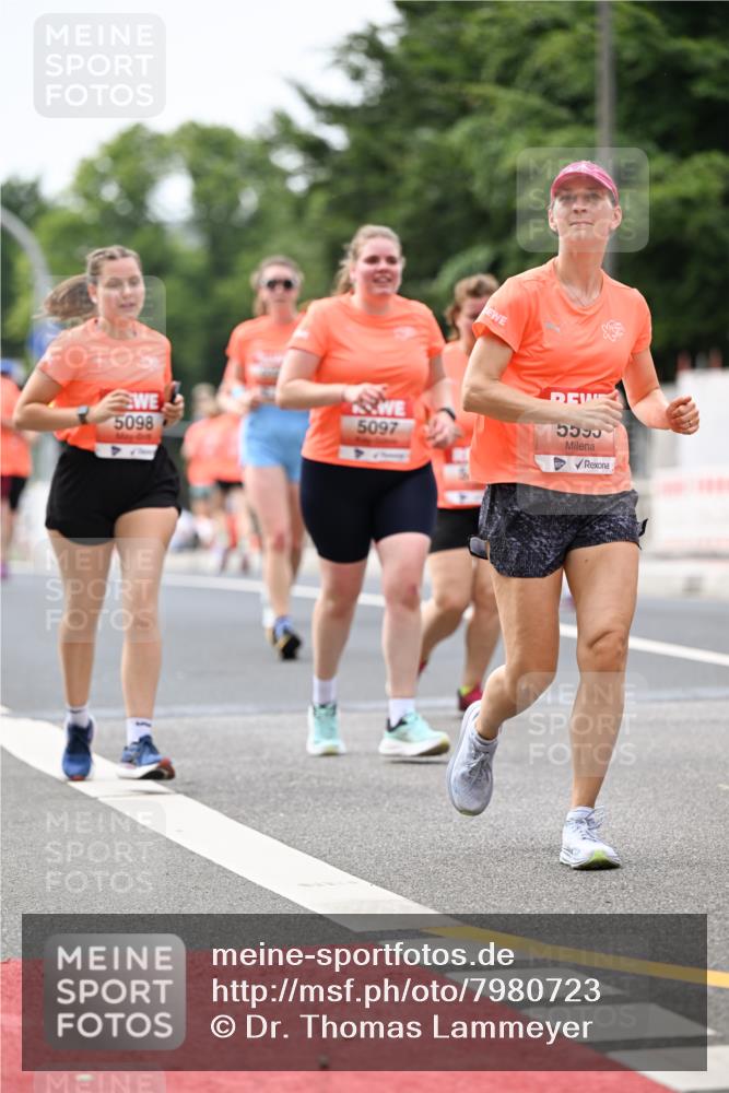 15.06.2025 - REWE Women's Run Dr. Thomas Lammeyer http://msf.ph/oto/7980723 15.06.2025 10:45:29 Laufen 5098, 5097 meine-sportfotos.de