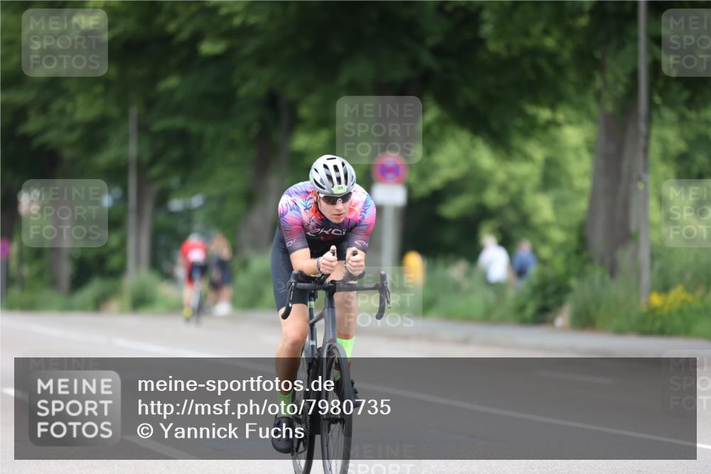 15.06.2025 - 7 Türme Triathlon Yannick Fuchs http://msf.ph/oto/7980735 15.06.2025 11:22:46 Radfahren  meine-sportfotos.de