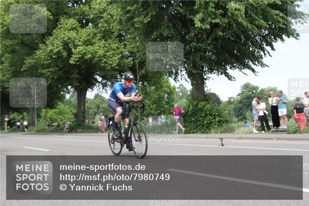 15.06.2025 - 7 Türme Triathlon Yannick Fuchs http://msf.ph/oto/7980749 15.06.2025 13:26:42 Radfahren  meine-sportfotos.de