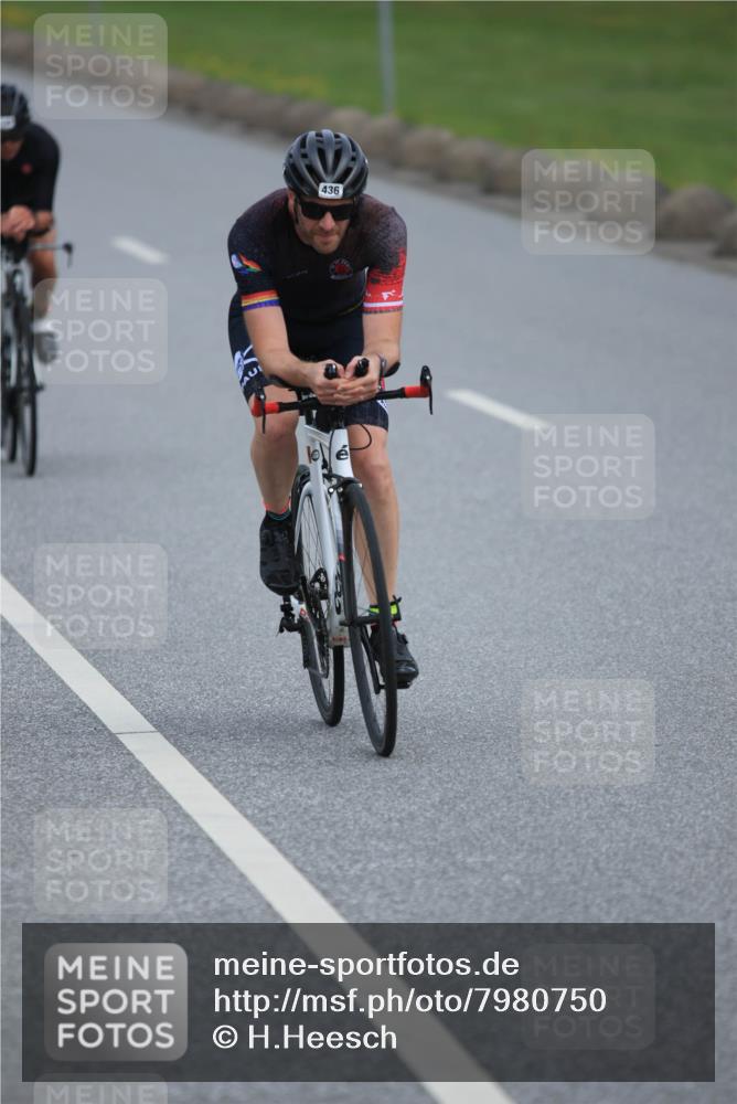15.06.2025 - 27. Vierlanden-Triathlon H.Heesch http://msf.ph/oto/7980750 15.06.2025 10:41:33 Radfahren 22, 106, 109, 127, 142, 172, 198, 351, 436 meine-sportfotos.de