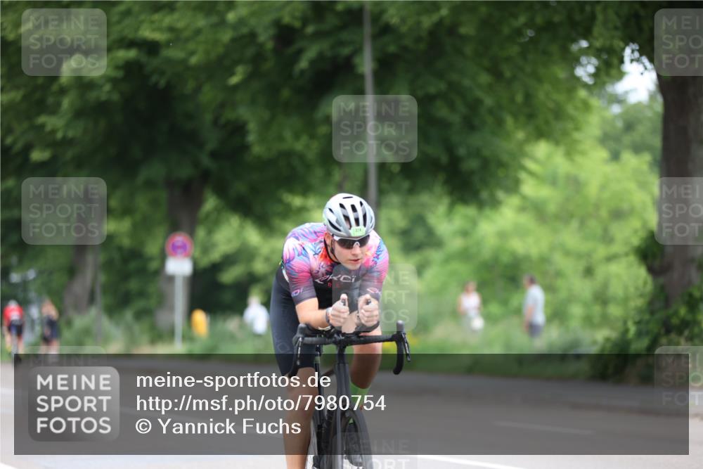 15.06.2025 - 7 Türme Triathlon Yannick Fuchs http://msf.ph/oto/7980754 15.06.2025 11:22:46 Radfahren  meine-sportfotos.de