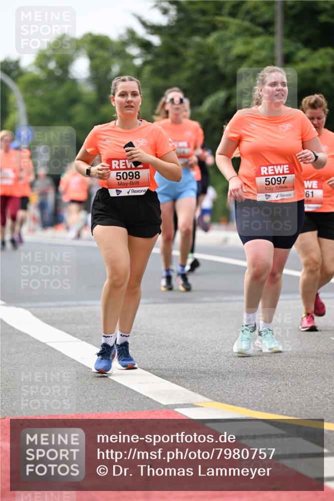 15.06.2025 - REWE Women's Run Dr. Thomas Lammeyer http://msf.ph/oto/7980757 15.06.2025 10:45:30 Laufen 5098, 5097, 61 meine-sportfotos.de