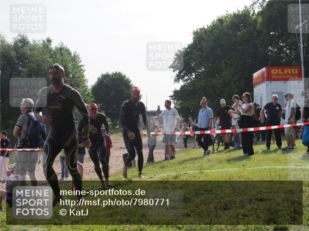 15.06.2025 - 27. Vierlanden-Triathlon KatJ http://msf.ph/oto/7980771 15.06.2025 08:45:41 Schwimmen 104, 116, 125, 145 meine-sportfotos.de