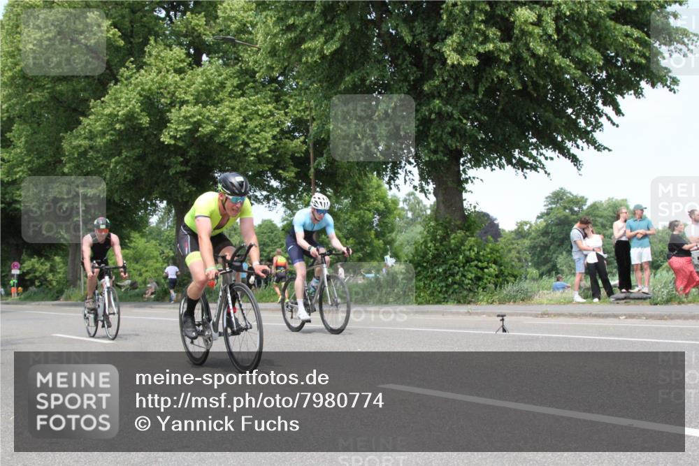 15.06.2025 - 7 Türme Triathlon Yannick Fuchs http://msf.ph/oto/7980774 15.06.2025 13:26:51 Radfahren  meine-sportfotos.de
