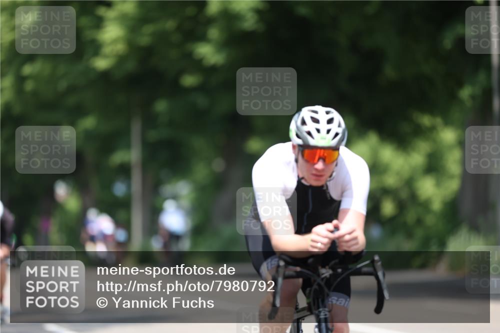 15.06.2025 - 7 Türme Triathlon Yannick Fuchs http://msf.ph/oto/7980792 15.06.2025 12:48:54 Radfahren 256, 445, 446, 540, 633 meine-sportfotos.de