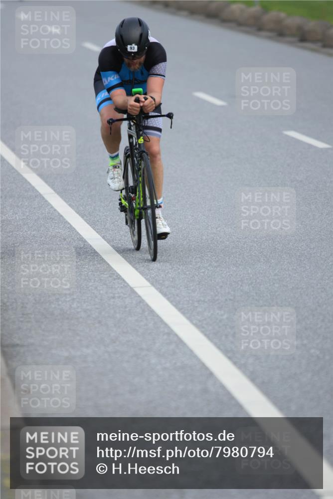 15.06.2025 - 27. Vierlanden-Triathlon H.Heesch http://msf.ph/oto/7980794 15.06.2025 10:41:44 Radfahren 22, 34, 45, 93, 121, 134, 172, 205 meine-sportfotos.de