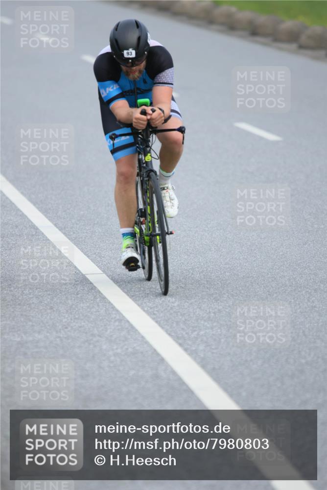 15.06.2025 - 27. Vierlanden-Triathlon H.Heesch http://msf.ph/oto/7980803 15.06.2025 10:41:45 Radfahren 22, 34, 45, 93, 121, 134, 151, 205 meine-sportfotos.de