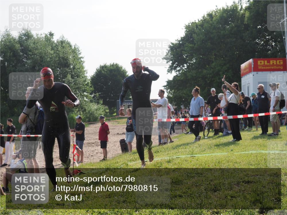 15.06.2025 - 27. Vierlanden-Triathlon KatJ http://msf.ph/oto/7980815 15.06.2025 08:45:42 Schwimmen 104, 116, 125, 145 meine-sportfotos.de