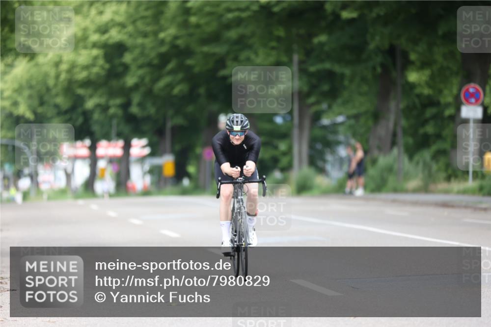 15.06.2025 - 7 Türme Triathlon Yannick Fuchs http://msf.ph/oto/7980829 15.06.2025 11:23:36 Radfahren 207, 303 meine-sportfotos.de
