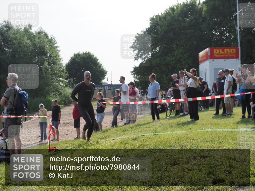 15.06.2025 - 27. Vierlanden-Triathlon KatJ http://msf.ph/oto/7980844 15.06.2025 08:45:48 Schwimmen 104, 116, 125, 145, 150 meine-sportfotos.de