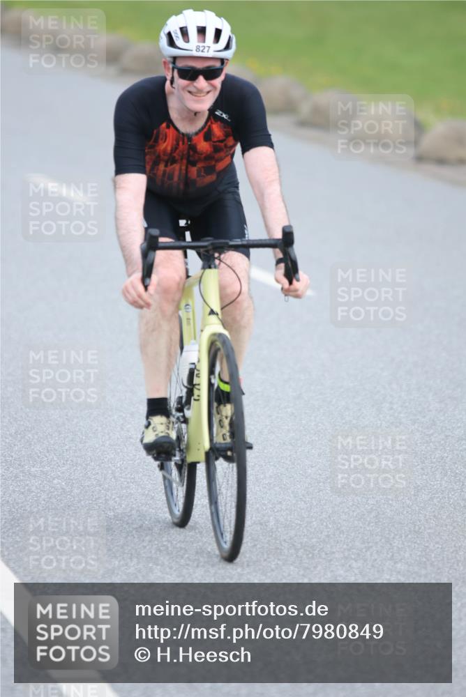 15.06.2025 - 27. Vierlanden-Triathlon H.Heesch http://msf.ph/oto/7980849 15.06.2025 10:42:11 Radfahren 29, 139, 827 meine-sportfotos.de
