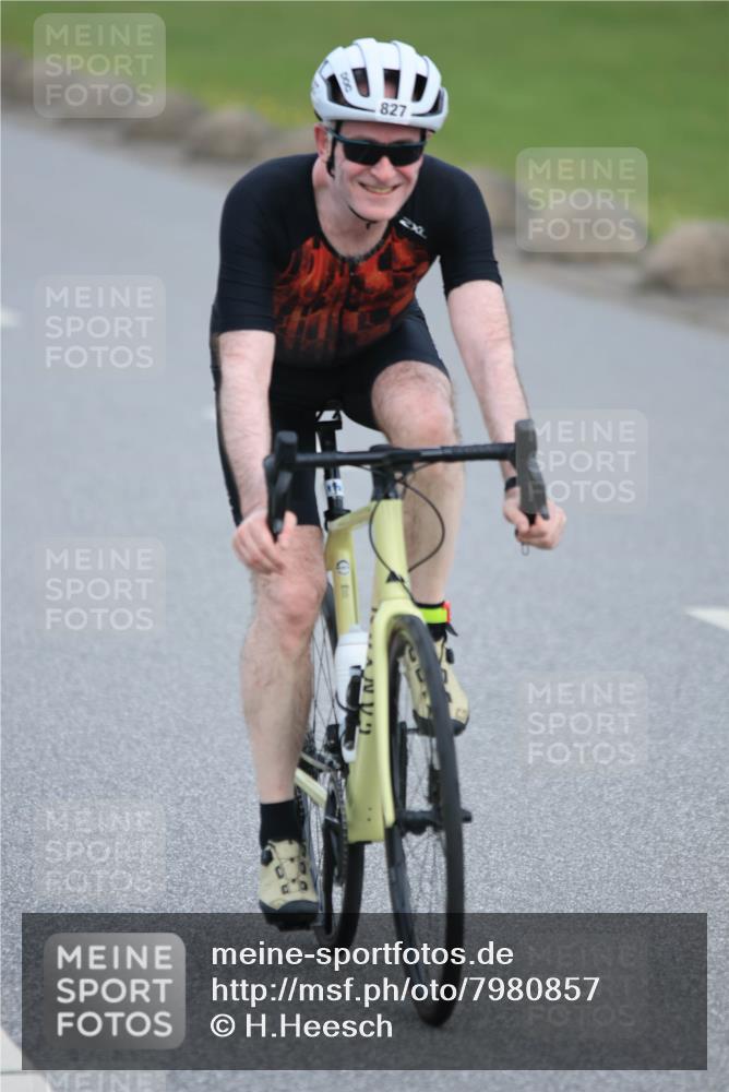 15.06.2025 - 27. Vierlanden-Triathlon H.Heesch http://msf.ph/oto/7980857 15.06.2025 10:42:11 Radfahren 29, 139, 827 meine-sportfotos.de