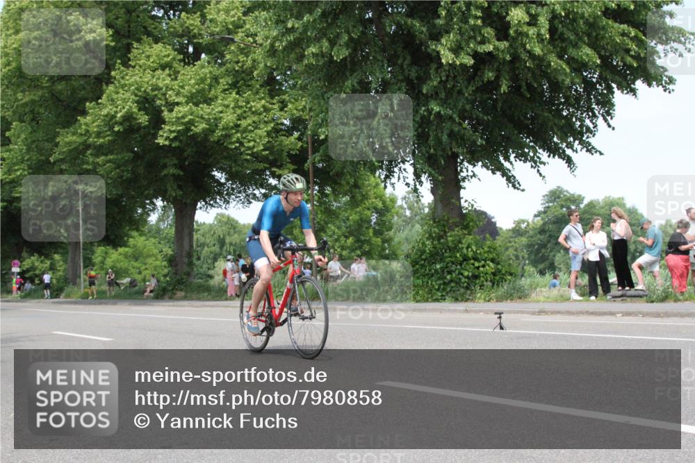 15.06.2025 - 7 Türme Triathlon Yannick Fuchs http://msf.ph/oto/7980858 15.06.2025 13:26:58 Radfahren  meine-sportfotos.de