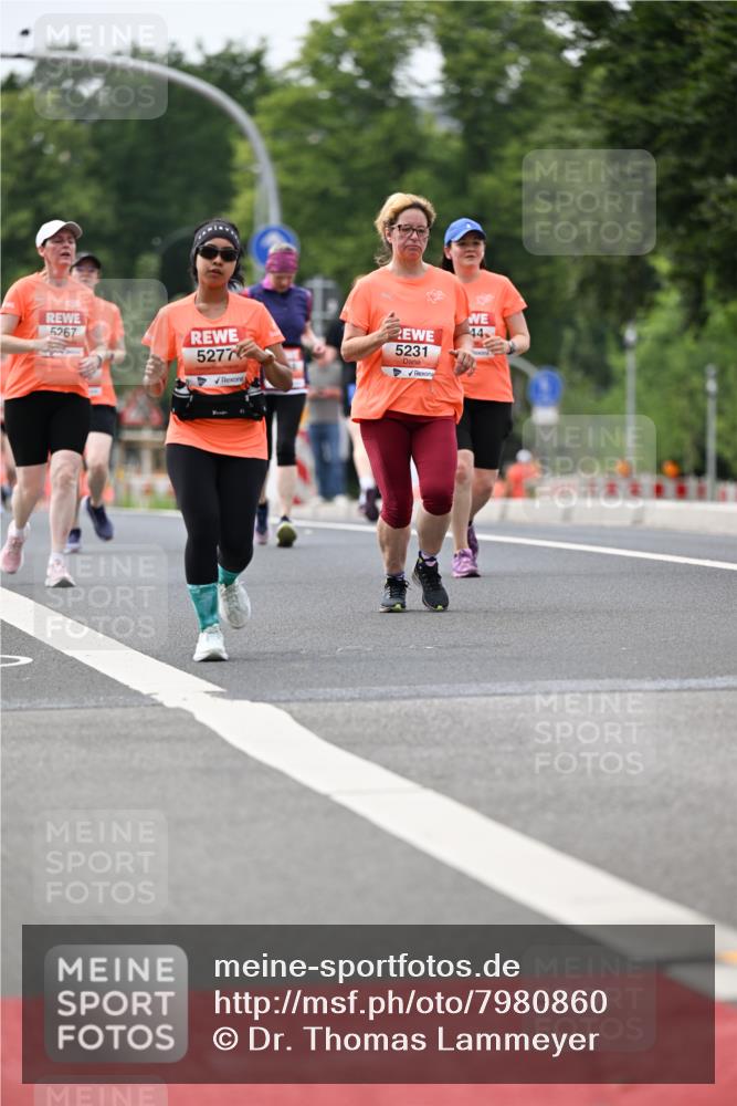 15.06.2025 - REWE Women's Run Dr. Thomas Lammeyer http://msf.ph/oto/7980860 15.06.2025 10:45:34 Laufen 5267, 5277, 5231, 44 meine-sportfotos.de